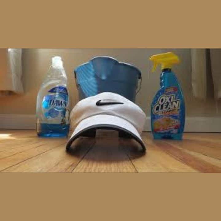 How to Clean a White Hat